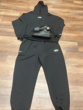 Calin Clark 2XL pants and hoodie. Air Jordan 1 Low SE size 10.5